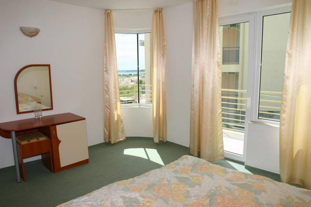 Harmony Beach Family Hotel Nesebar Exteriör bild