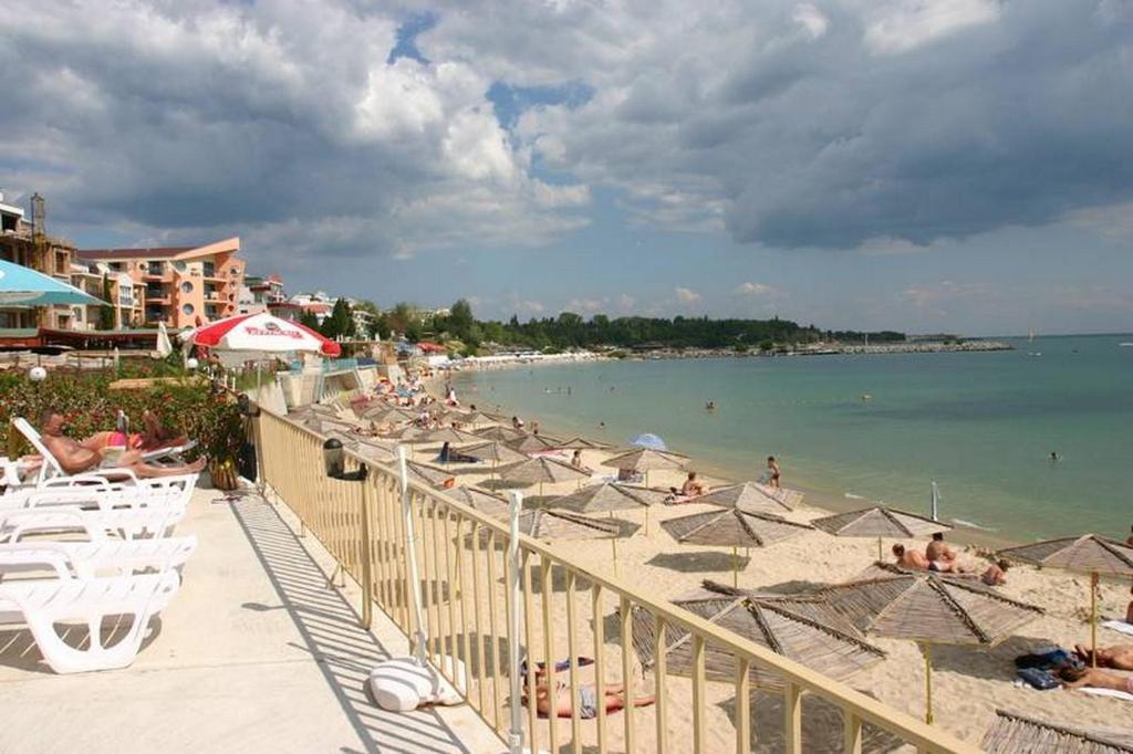 Harmony Beach Family Hotel Nesebar Exteriör bild